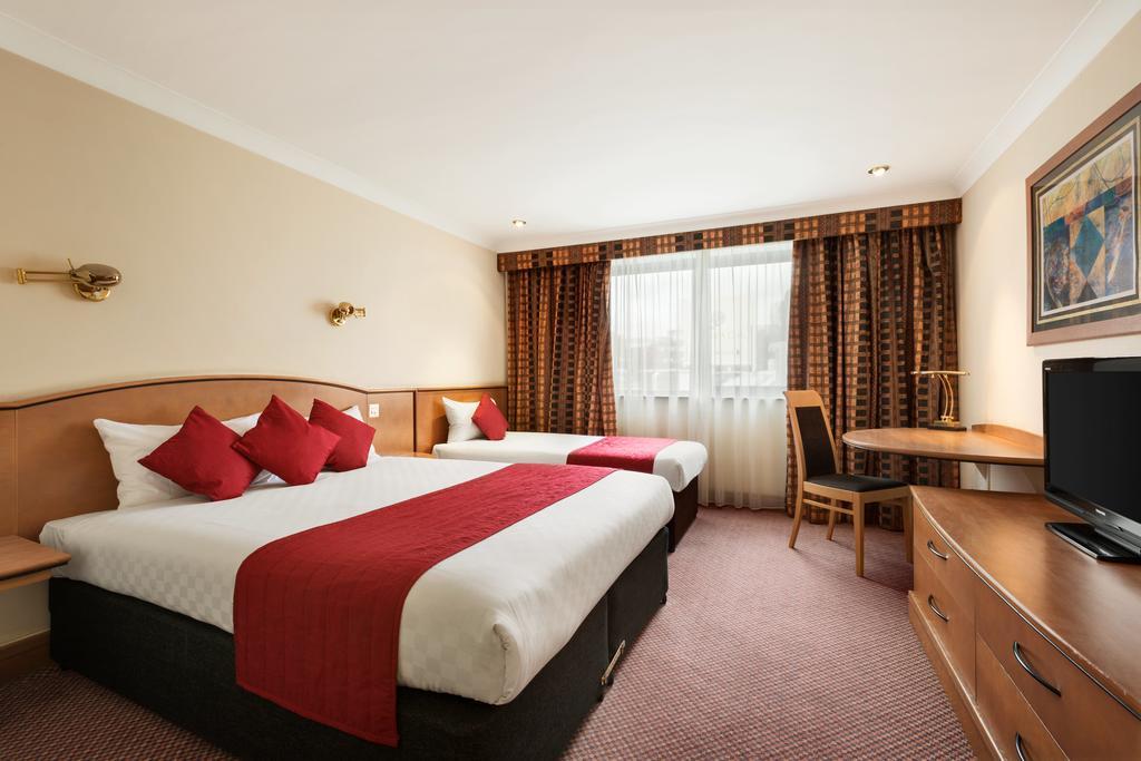 Ramada Hatfield แฮตฟิลด์ ภายนอก รูปภาพ